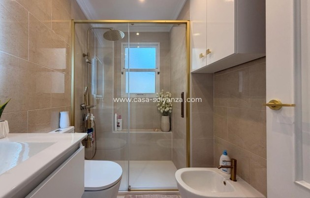 Resale - Apartment / flat - Torrevieja - Center