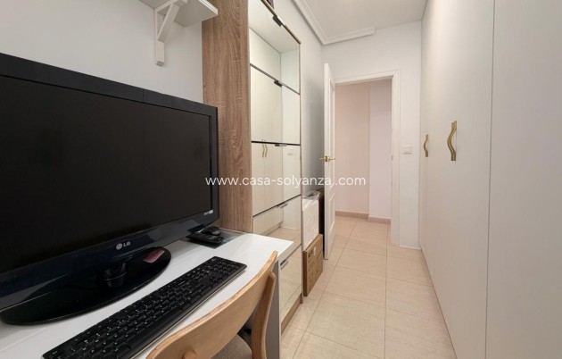 Resale - Apartment / flat - Torrevieja - Center