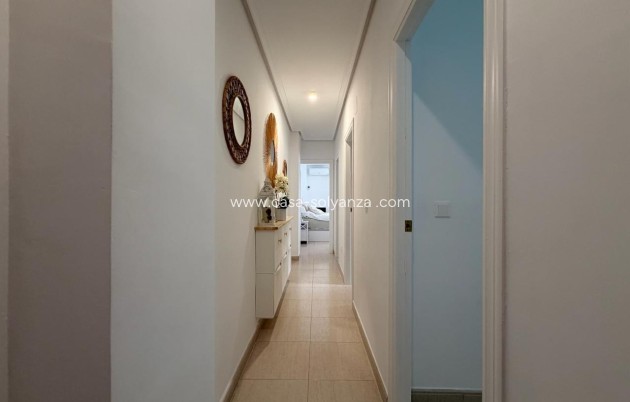 Resale - Apartment / flat - Torrevieja - Center