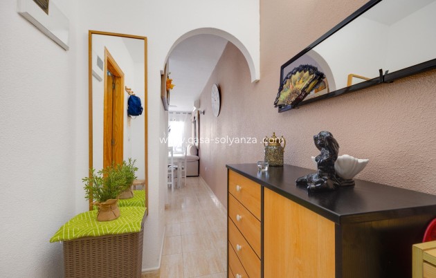 Resale - Apartment / flat - Torrevieja - Estacion Autobuses