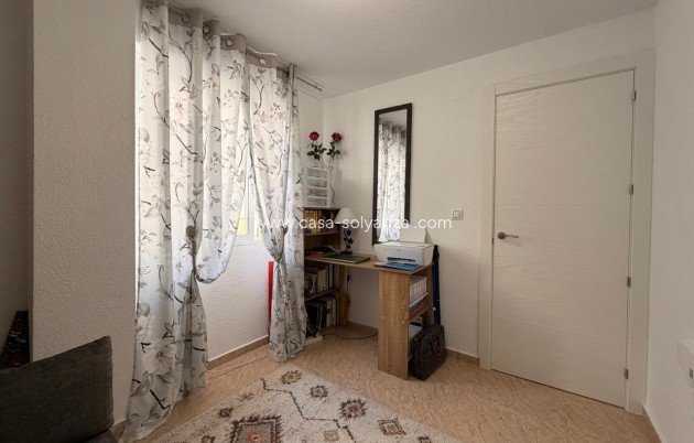 Resale - Apartment / flat - Torrevieja - Nueva Torrevieja