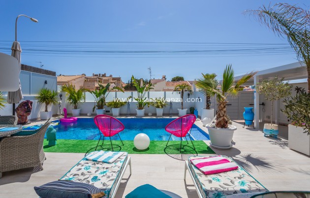 Herverkoop - Villa - Torrevieja - La Siesta