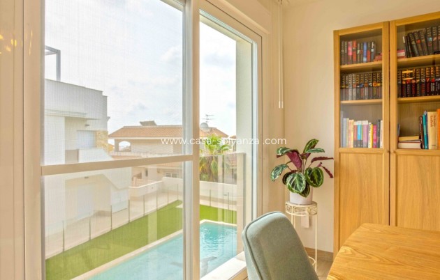 Resale - Apartment / flat - Orihuela Costa - Villamartín