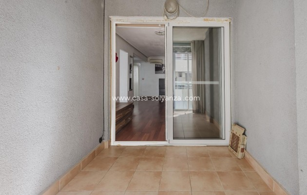 Resale - Apartment / flat - Torrevieja - Acequion