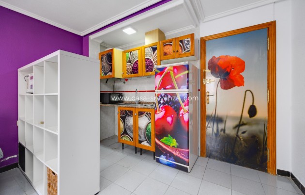 Resale - Apartment / flat - Torrevieja - Playa de los Locos