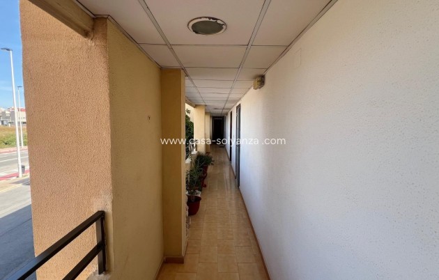 Resale - Apartment / flat - Torrevieja - Miramar - Torre Del Moro