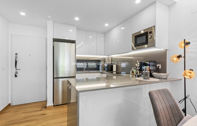 Resale - Apartment / flat - Villamartin - Costa Blanca