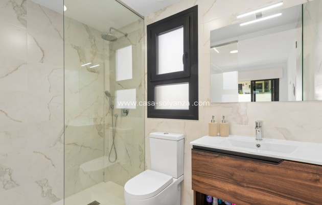 Resale - Apartment / flat - Villamartin - Costa Blanca