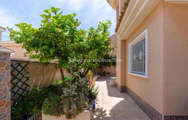 Resale - Villa - Torrevieja - Los Balcones - Los Altos del Edén