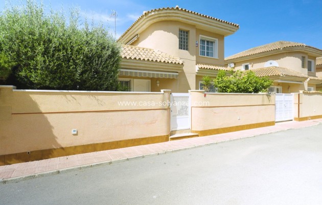 Resale - Villa - Torrevieja - Los Balcones - Los Altos del Edén