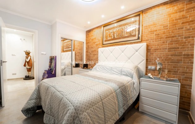 Resale - Apartment / flat - Torrevieja - Playa Del Cura