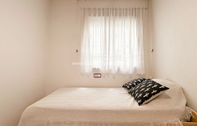 Resale - Apartment / flat - Torrevieja - Costa Blanca