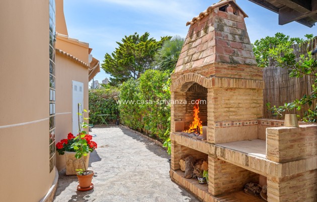 Resale - Villa - Torrevieja - La Mata