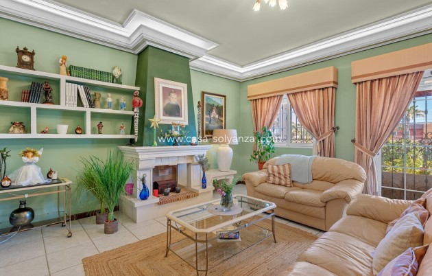 Resale - Villa - Torrevieja - La Mata