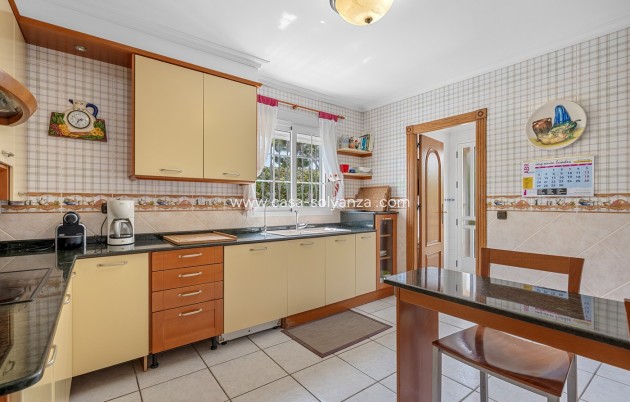 Resale - Villa - Torrevieja - La Mata