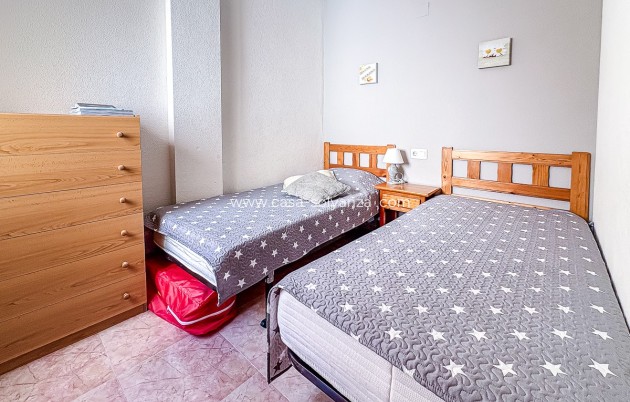 Resale - Apartment / flat - Torrevieja - Parque de las Naciones