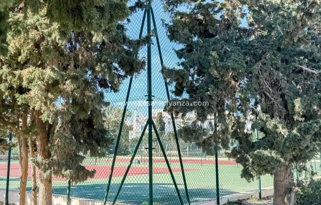 Resale - town_house - Torrevieja - La Mata