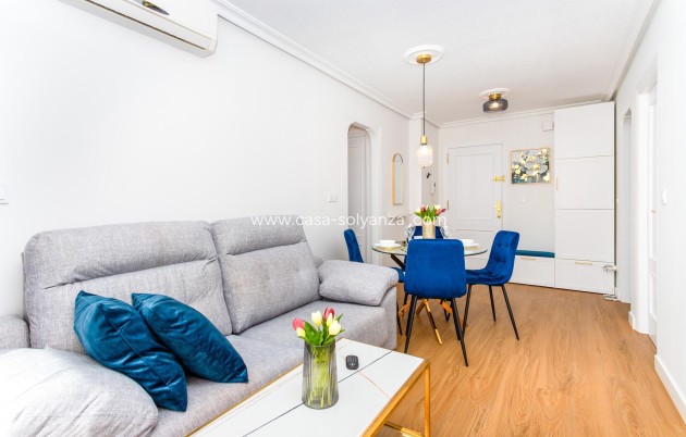 Resale - Apartment / flat - Torrevieja - Center