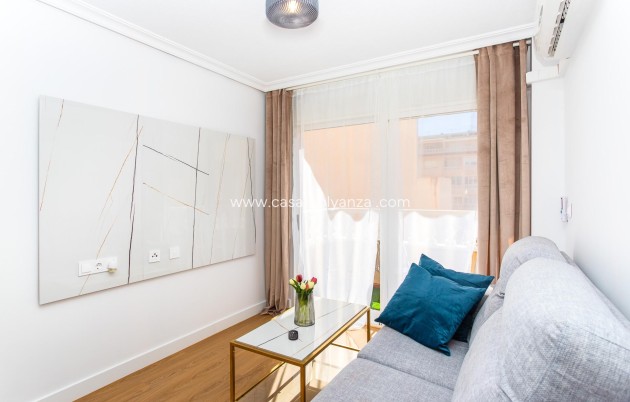 Resale - Apartment / flat - Torrevieja - Center