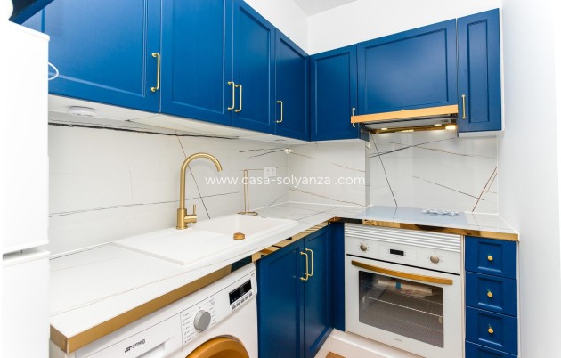 Resale - Apartment / flat - Torrevieja - Center