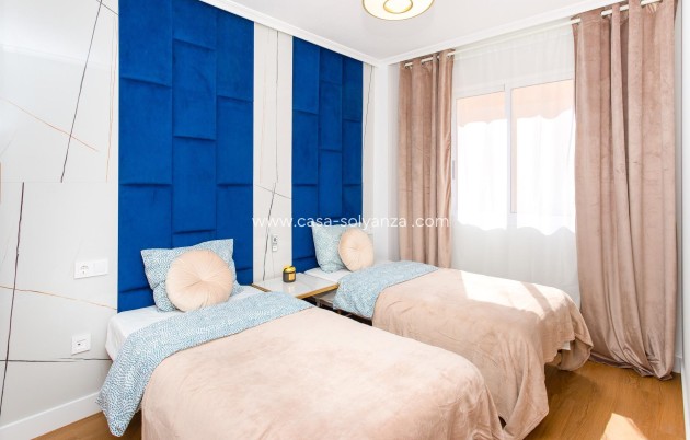 Resale - Apartment / flat - Torrevieja - Center