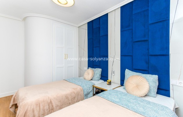 Resale - Apartment / flat - Torrevieja - Center