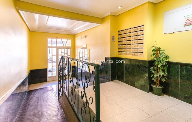 Resale - Apartment / flat - Torrevieja - Center