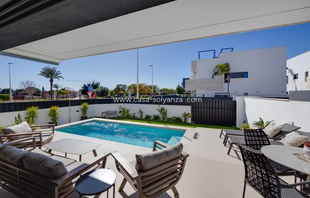 Resale - Bungalow - Pilar de la Horadada - Costa Blanca