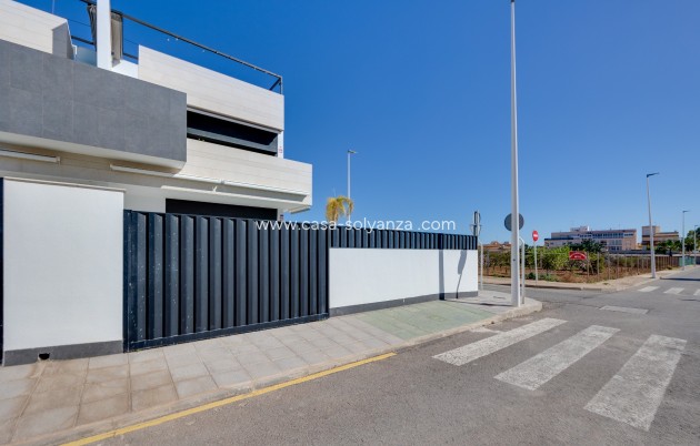 Resale - Bungalow - Pilar de la Horadada - Costa Blanca