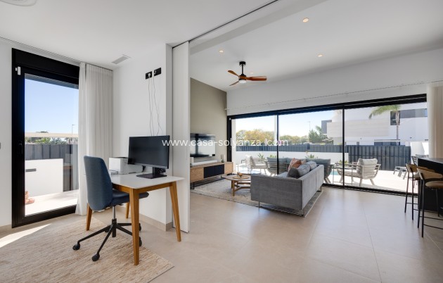 Resale - Bungalow - Pilar de la Horadada - Costa Blanca