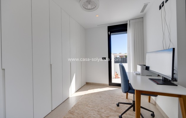 Resale - Bungalow - Pilar de la Horadada - Costa Blanca