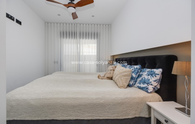Resale - Bungalow - Pilar de la Horadada - Costa Blanca