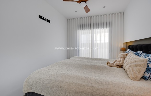 Resale - Bungalow - Pilar de la Horadada - Costa Blanca