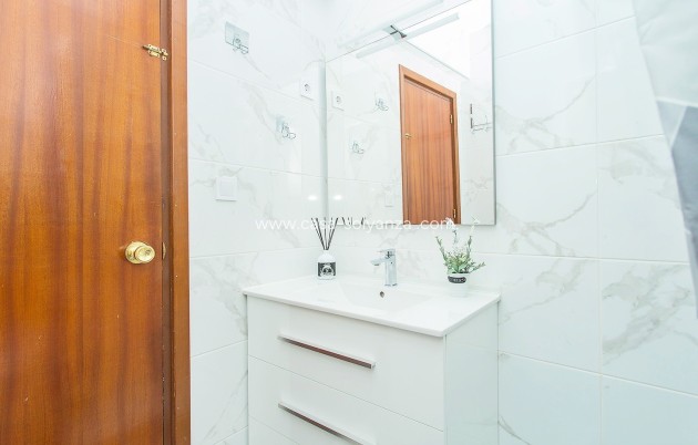 Herverkoop - Appartement / flat - Torrevieja - Playa del Cura
