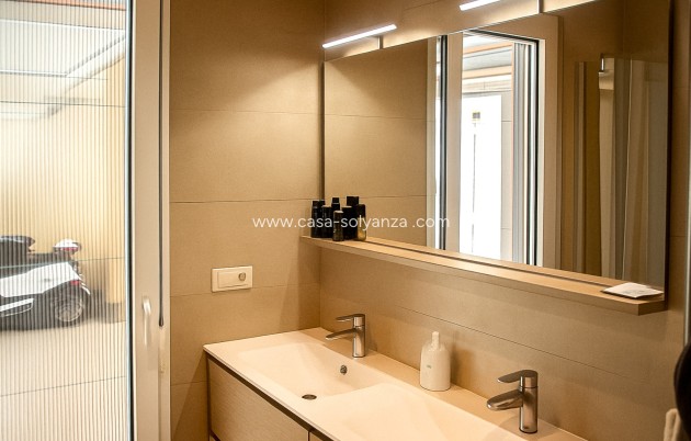 Resale - Villa - Torrevieja - La Siesta