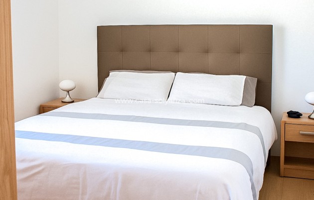 Resale - Villa - Torrevieja - La Siesta
