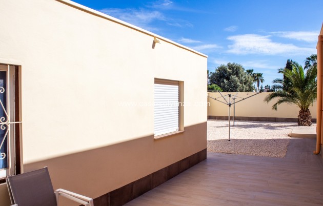 Resale - Villa - Torrevieja - La Siesta