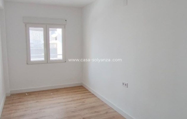 Resale - Apartment / flat - Torrevieja - Center