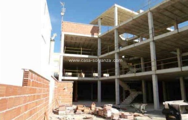 Reventa - Edificio - Los Montesinos - CENTRO