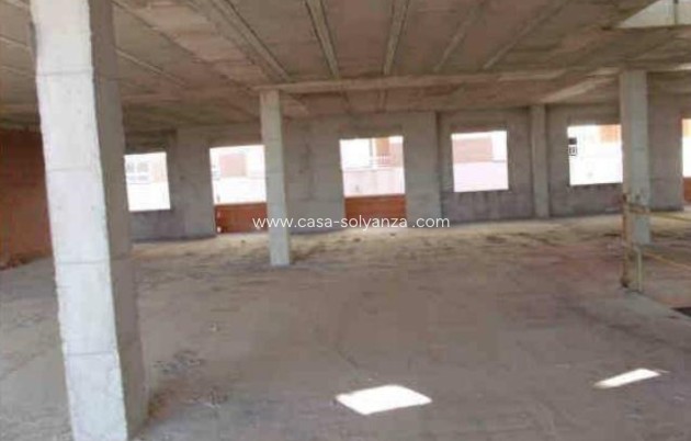 Reventa - Edificio - Los Montesinos - CENTRO