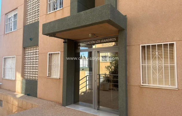 Revente - Appartement - Torrevieja - La Mata
