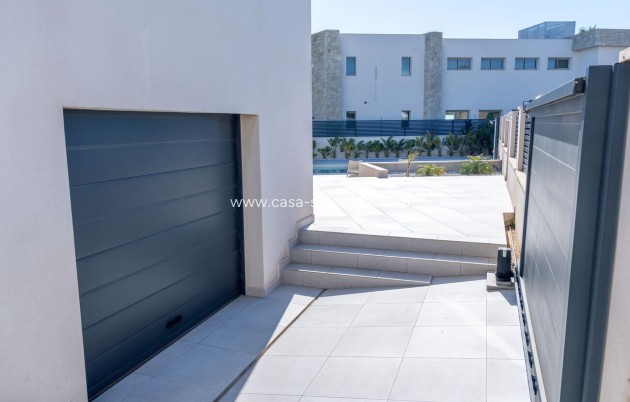 Resale - Villa - Torrevieja - La Valeta