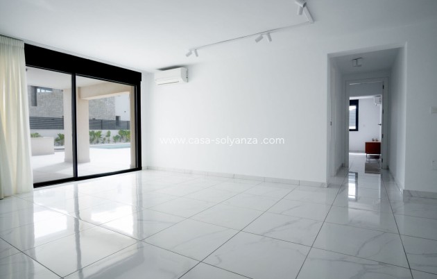 Resale - Villa - Torrevieja - La Valeta