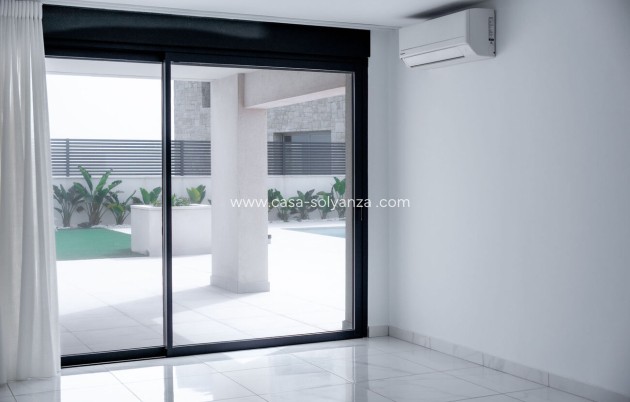 Resale - Villa - Torrevieja - La Valeta