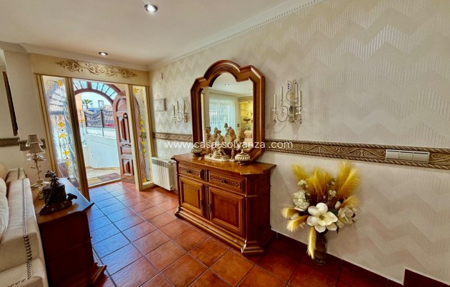 Resale - Villa - Orihuela Costa - La Zenia