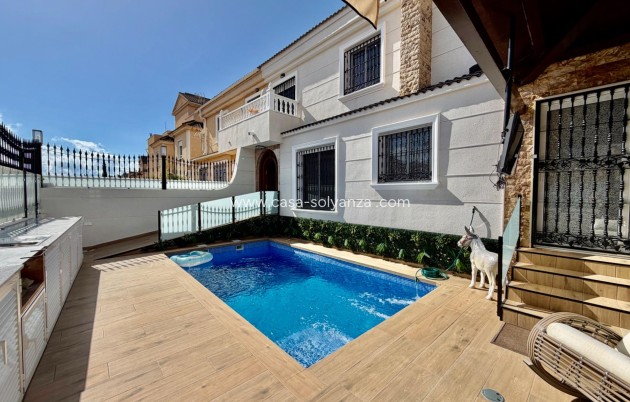 Resale - Villa - Orihuela Costa - La Zenia