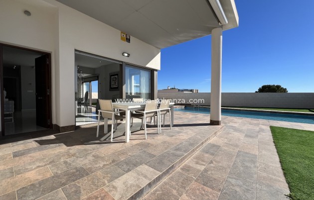 Herverkoop - Villa - Orihuela Costa - Costa Blanca