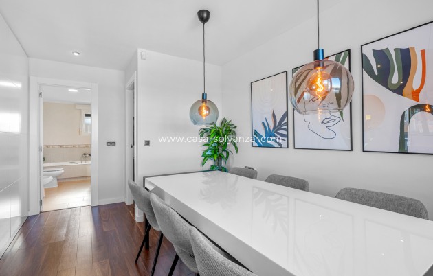 Wiederverkauf - Villa - Ciudad De Las Comunicaciones - Costa Blanca