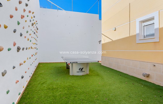 Wiederverkauf - Villa - Ciudad De Las Comunicaciones - Costa Blanca
