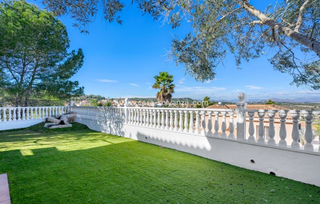 Wiederverkauf - Villa - Ciudad De Las Comunicaciones - Costa Blanca